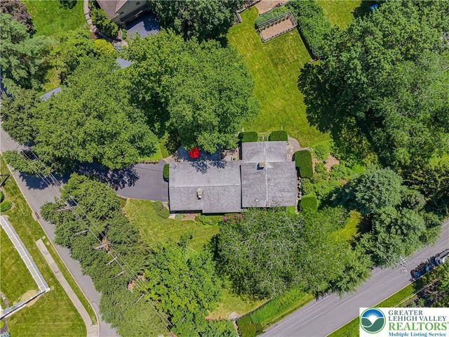 684 Pine Top Trail, Bethlehem City, PA 18017