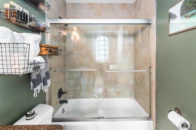 6533 E Jefferson #81 Avenue 326E, Detroit, MI 48207