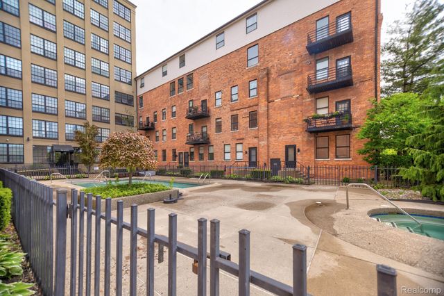 6533 E Jefferson #81 Avenue 326E, Detroit, MI 48207