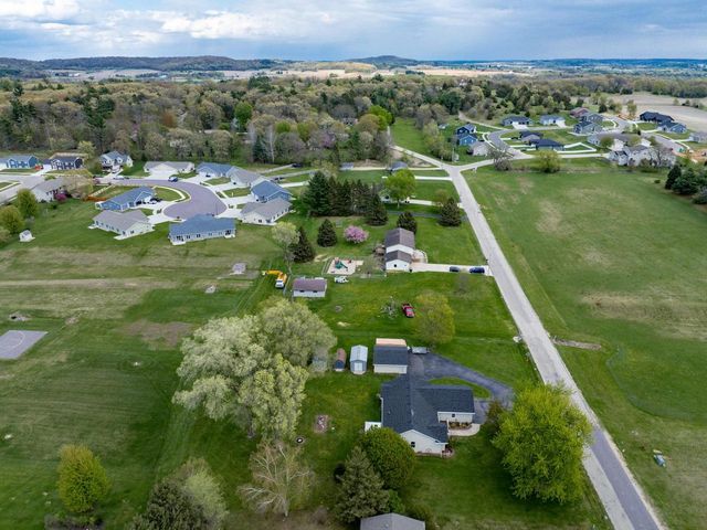 E6649 Fawn Valley Drive, Reedsburg, WI 53959