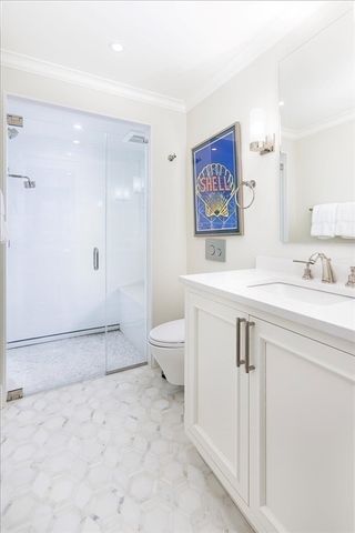 142 Chestnut St 8-9, Boston, MA 02108