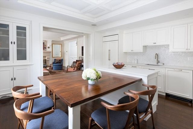 142 Chestnut St 8-9, Boston, MA 02108