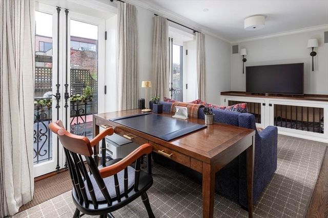 142 Chestnut St 8-9, Boston, MA 02108