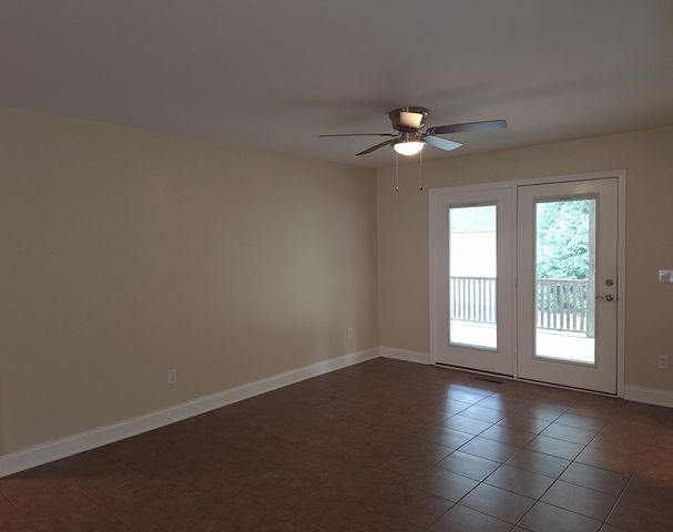 38 Murray Lake Dr, Winchester, TN 37398