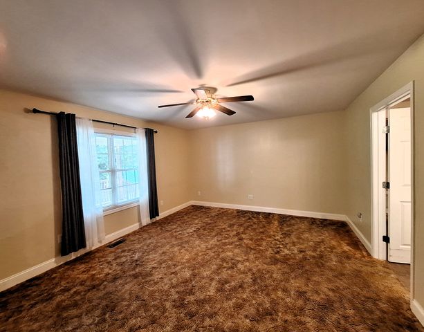 38 Murray Lake Dr, Winchester, TN 37398