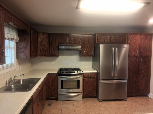 38 Murray Lake Dr, Winchester, TN 37398