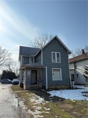 3835 Lake Avenue, Ashtabula, OH 44004