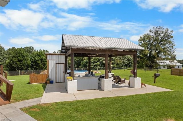 106 Grants Home Trail, Ararat, NC 27007