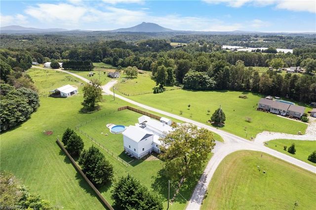 106 Grants Home Trail, Ararat, NC 27007