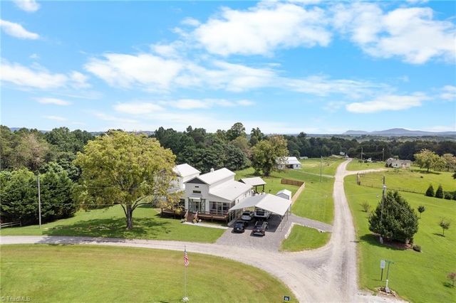 106 Grants Home Trail, Ararat, NC 27007