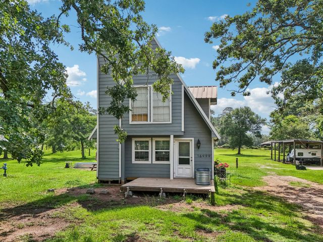 16999 Dobbins Lane, Waller, TX 77484