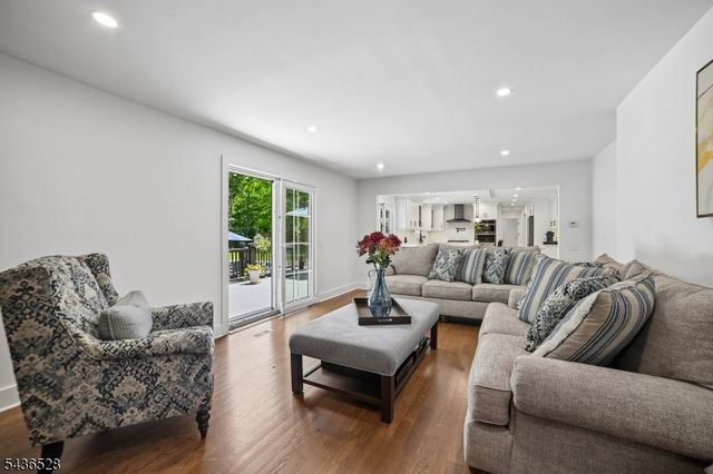 36 Ivy Pl, Wayne Twp., NJ 07470