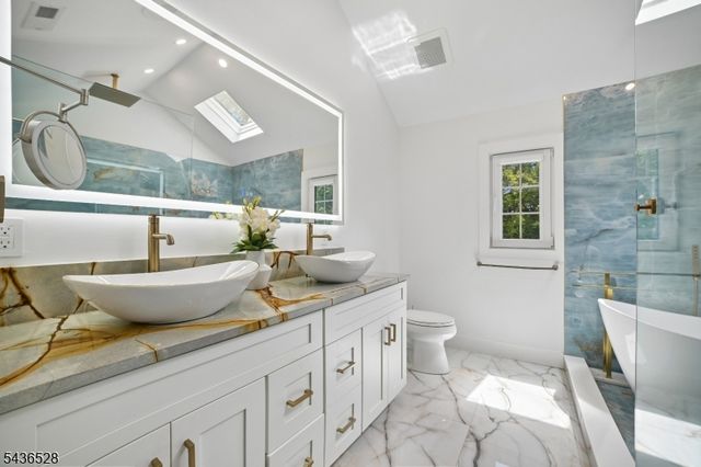 36 Ivy Pl, Wayne Twp., NJ 07470