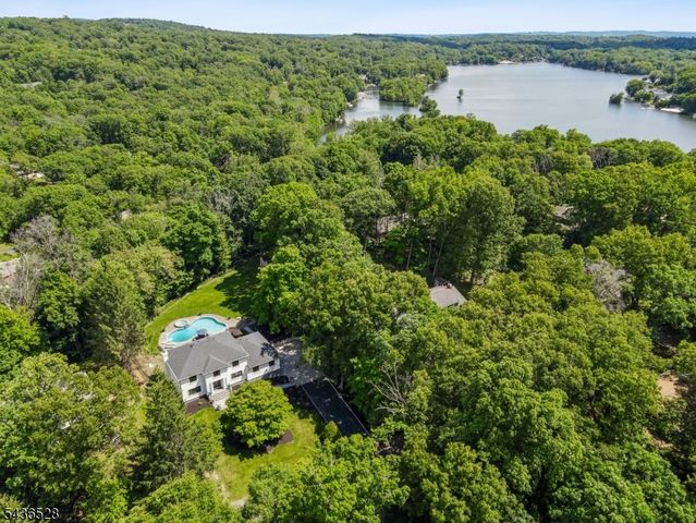 36 Ivy Pl, Wayne Twp., NJ 07470