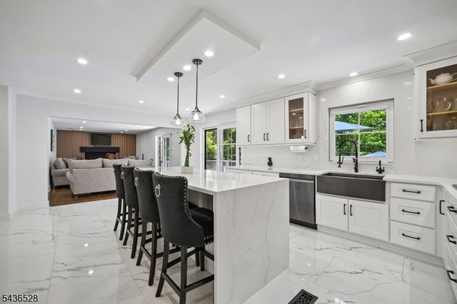 36 Ivy Pl, Wayne Twp., NJ 07470