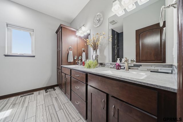20550 SW Deer Track Circle, Martell, NE 68404