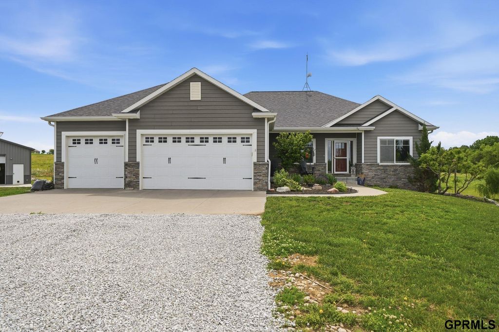 20550 SW Deer Track Circle, Martell, NE 68404