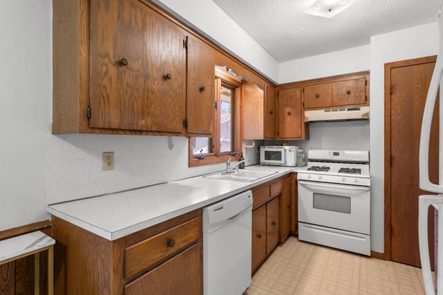 2271 335th Lane NE, Cambridge, MN 55008