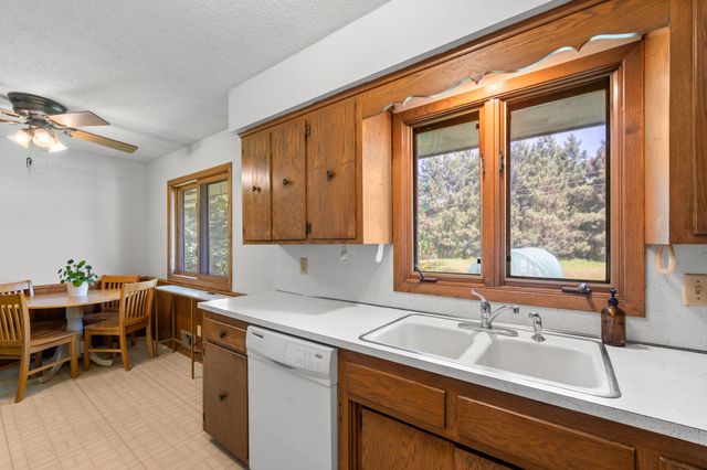 2271 335th Lane NE, Cambridge, MN 55008