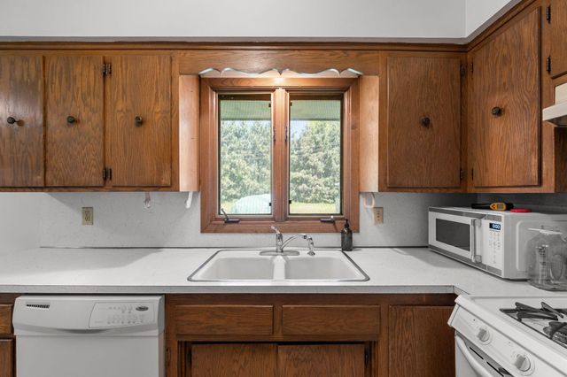 2271 335th Lane NE, Cambridge, MN 55008