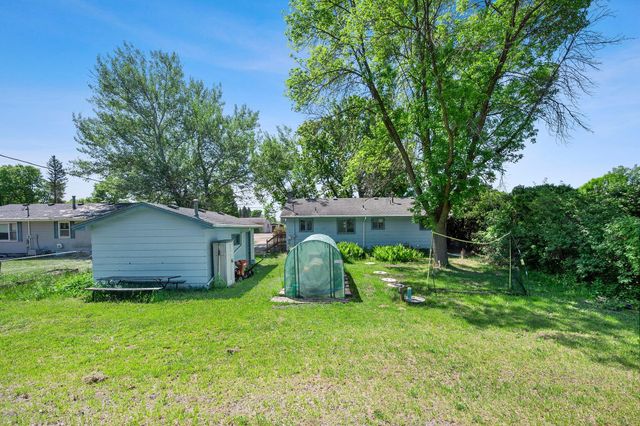 2271 335th Lane NE, Cambridge, MN 55008
