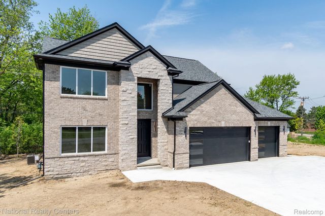2828 S Livernois Road, Rochester Hills, MI 48307