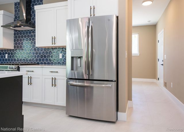 2828 S Livernois Road, Rochester Hills, MI 48307