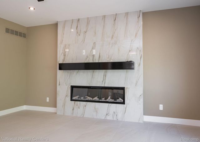 2828 S Livernois Road, Rochester Hills, MI 48307