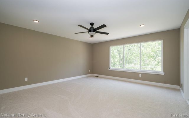 2828 S Livernois Road, Rochester Hills, MI 48307