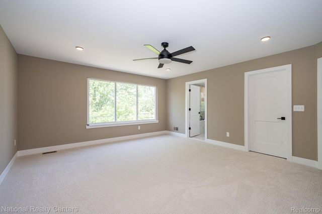 2828 S Livernois Road, Rochester Hills, MI 48307
