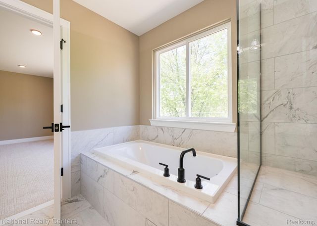 2828 S Livernois Road, Rochester Hills, MI 48307
