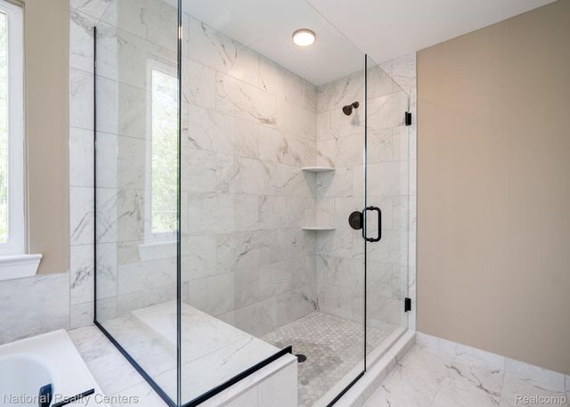 2828 S Livernois Road, Rochester Hills, MI 48307