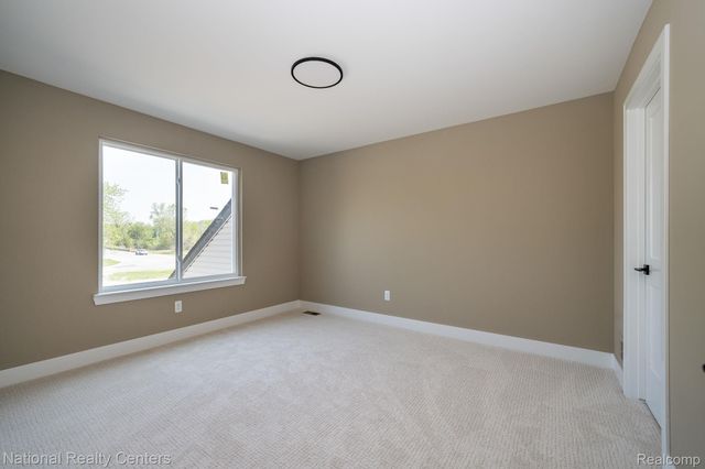 2828 S Livernois Road, Rochester Hills, MI 48307