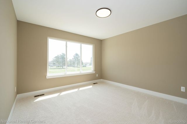 2828 S Livernois Road, Rochester Hills, MI 48307