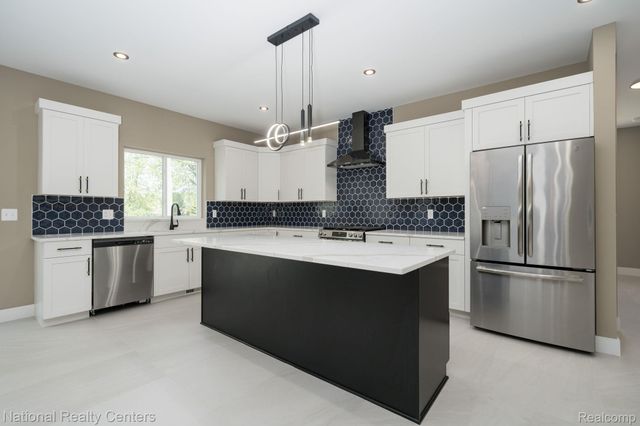 2828 S Livernois Road, Rochester Hills, MI 48307