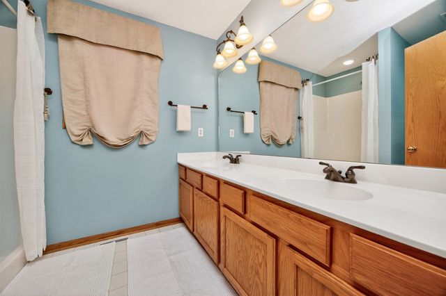 2507 E Marion Street, Des Moines, IA 50320