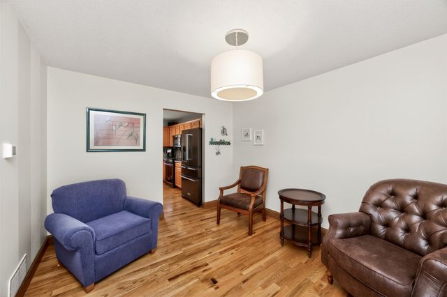 2507 E Marion Street, Des Moines, IA 50320