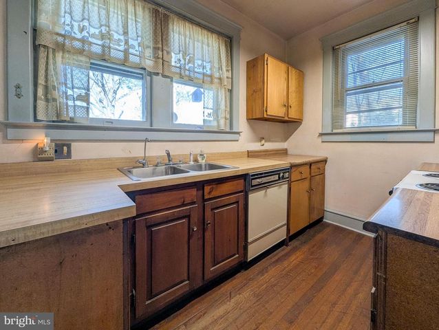 349 E MAIN ST, Lansdale, PA 19446