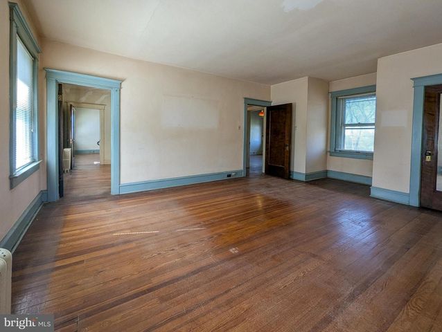 349 E MAIN ST, Lansdale, PA 19446