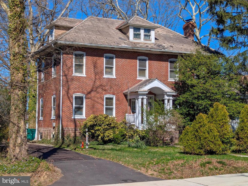 349 E MAIN ST, Lansdale, PA 19446