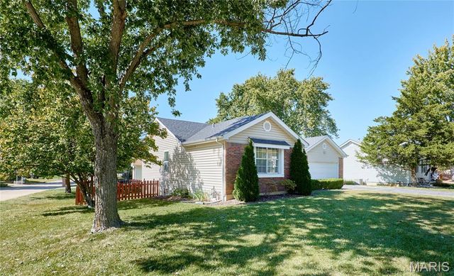 1705 Whispering Ridge Lane, St Peters, MO 63376
