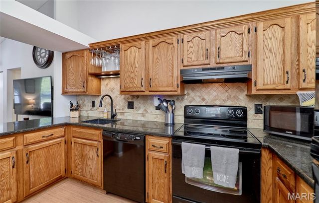 1705 Whispering Ridge Lane, St Peters, MO 63376