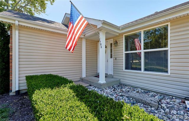 1705 Whispering Ridge Lane, St Peters, MO 63376