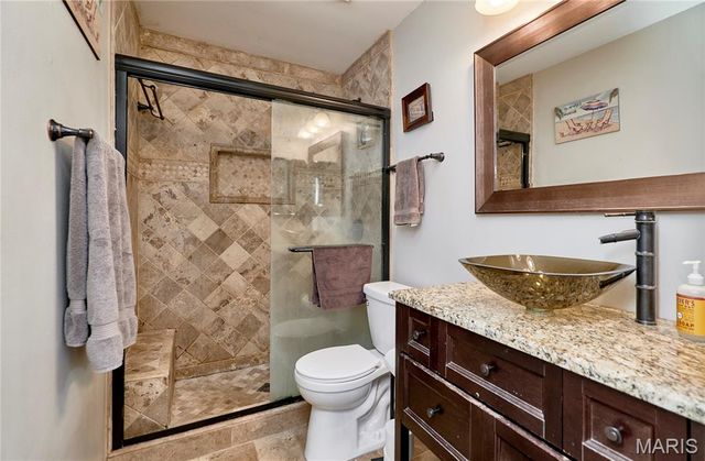 1705 Whispering Ridge Lane, St Peters, MO 63376