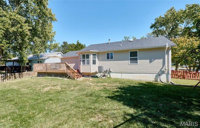 1705 Whispering Ridge Lane, St Peters, MO 63376