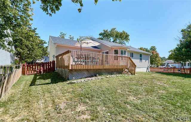 1705 Whispering Ridge Lane, St Peters, MO 63376