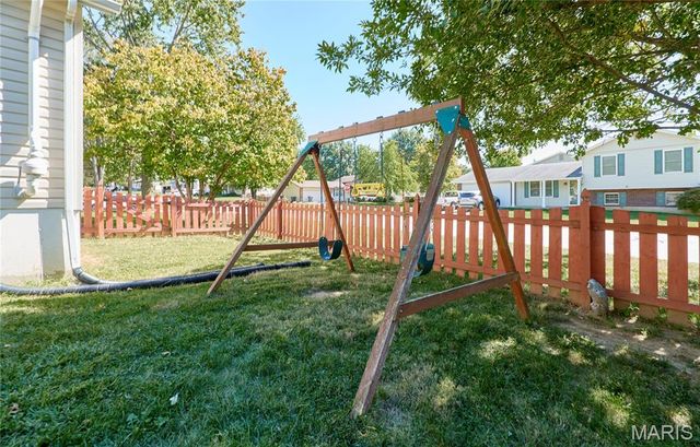 1705 Whispering Ridge Lane, St Peters, MO 63376