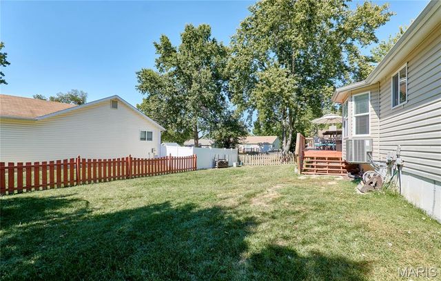 1705 Whispering Ridge Lane, St Peters, MO 63376
