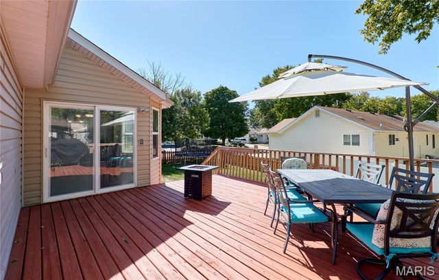 1705 Whispering Ridge Lane, St Peters, MO 63376