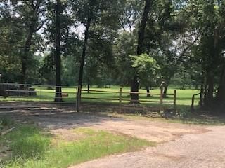 000 Counts Road, Point Blank, TX 77364